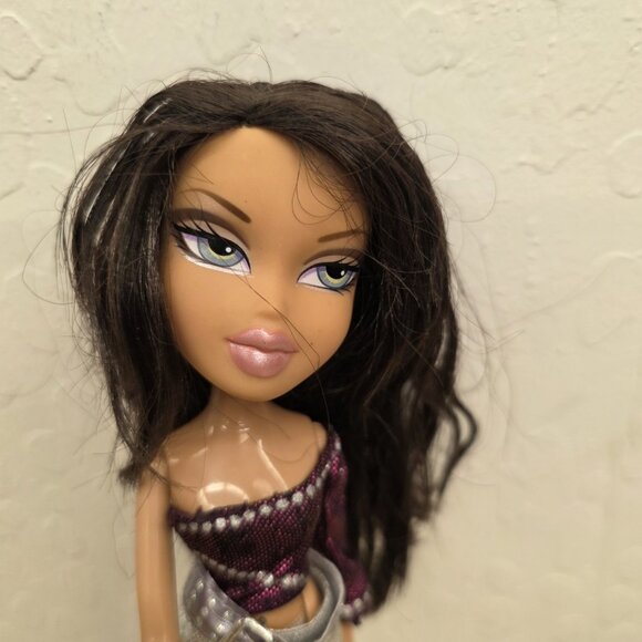 Bratz Be-Bratz series 10 inch doll Jasmin - Picture 3 of 8